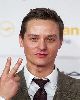 16 - Tom Schilling