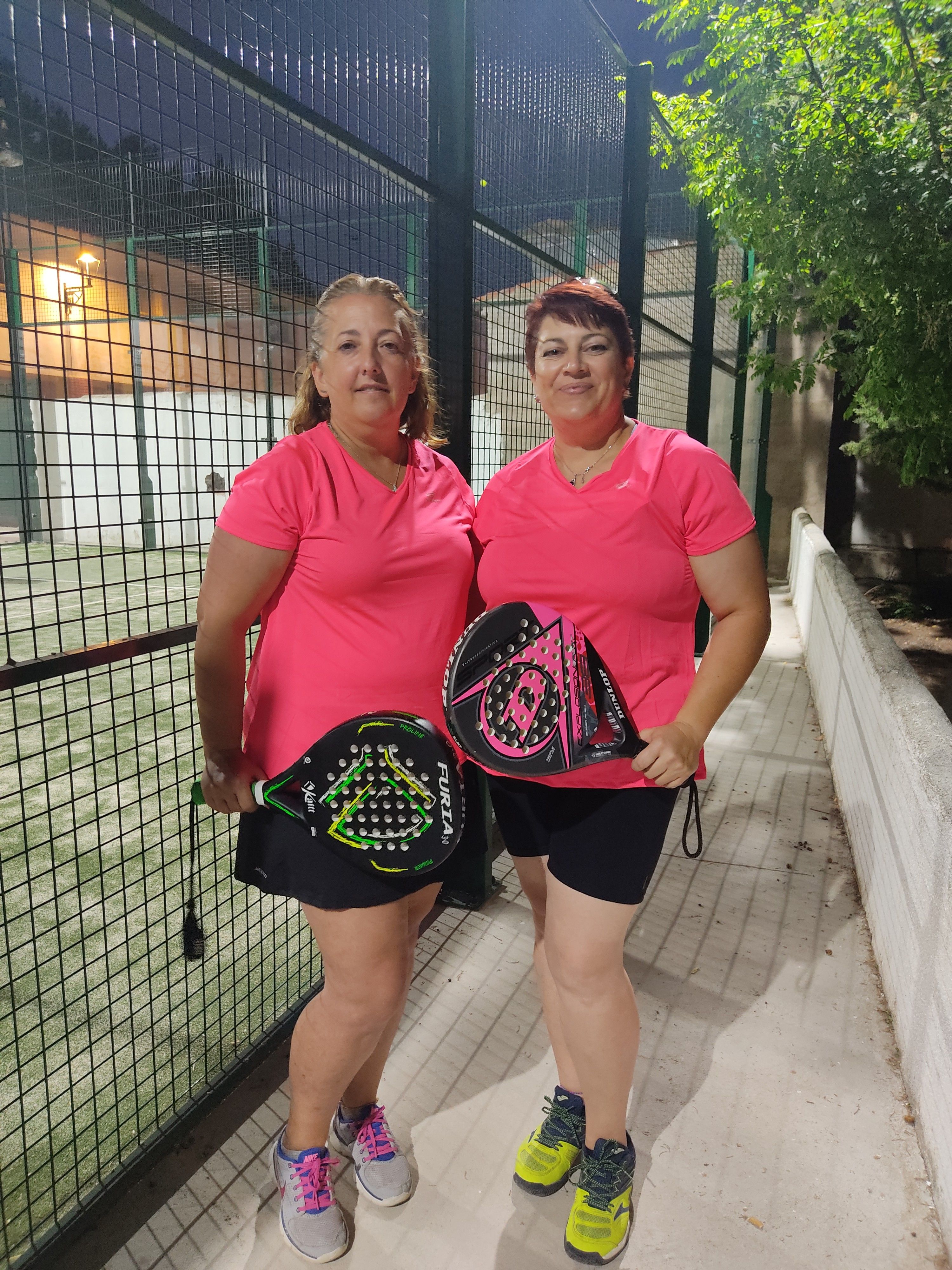 LAS CHICAS DE LOS TRONCONES
